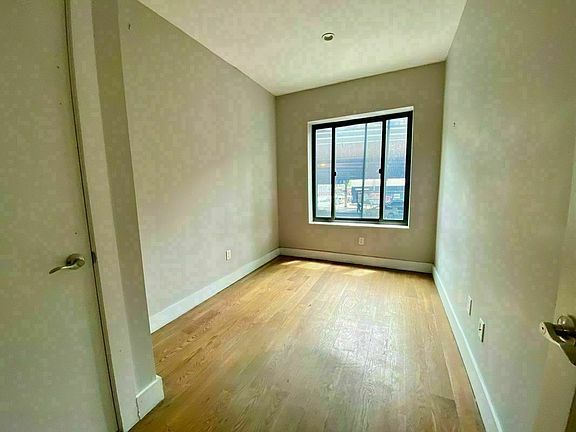 4th image of 441 Meeker Ave #2S
