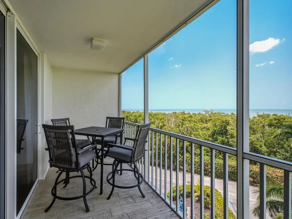 5 Bluebill Ave, Naples, FL