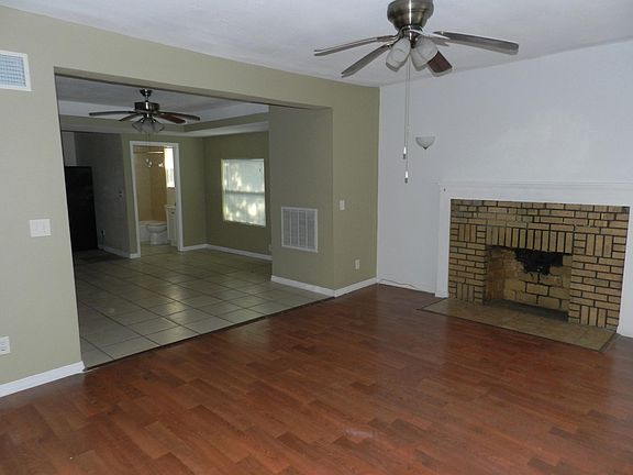 2nd image of 807 9th Ave N APT 1