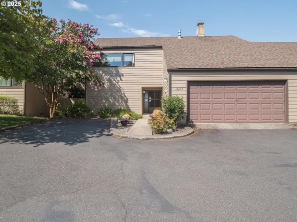 12605 NE Shaver St, Portland, OR 97230