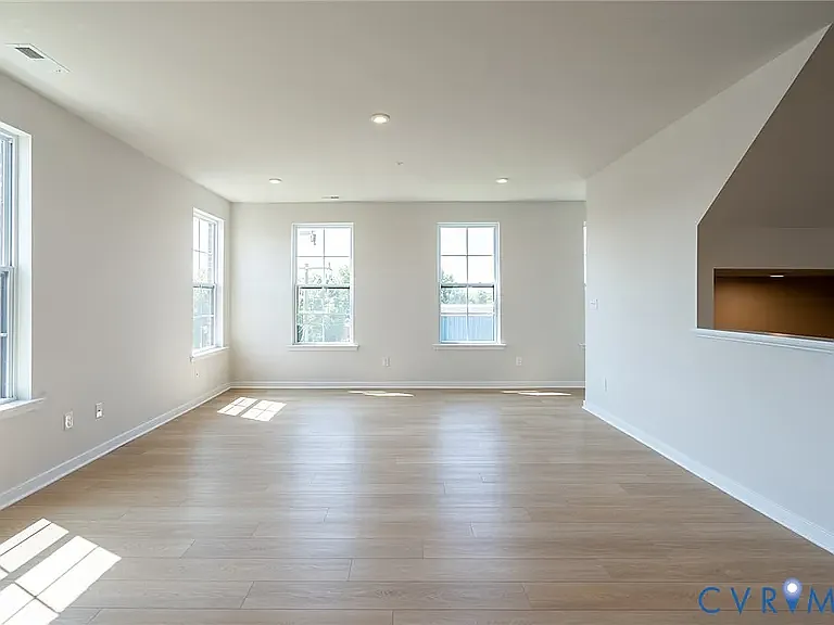 3406-4A Carlton St — Photo 6