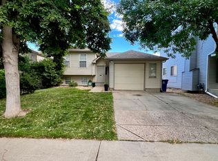 19034 E Carmel Cir, Aurora, CO 80011