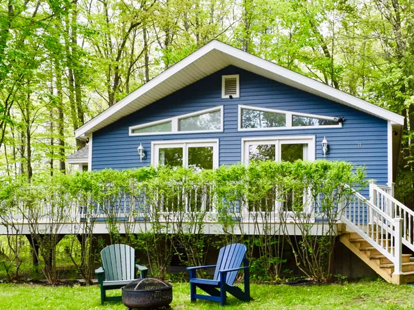 11 Mudgett Avenue, Meredith, NH 03253
