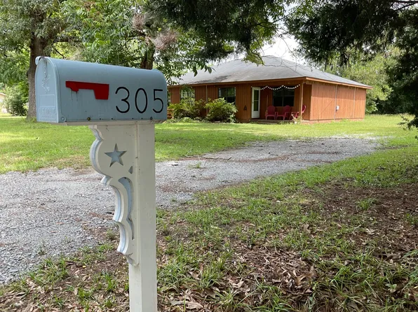 305 E Lee St, Brooklet, GA 30415