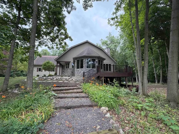 2220 S Dehmel Rd, Frankenmuth, MI 48734