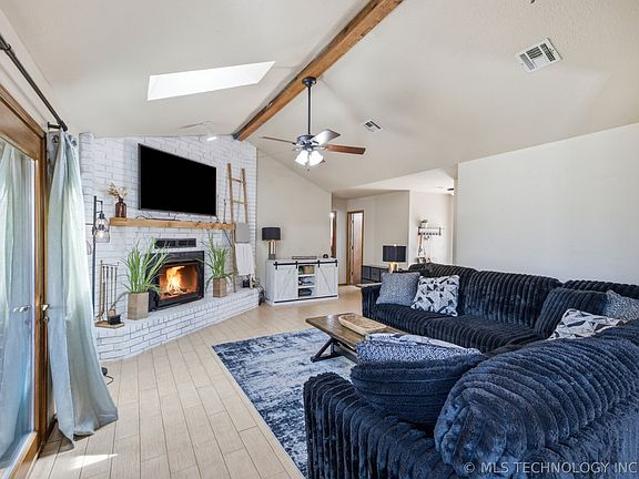 5th image of 812 Cumberland Dr
