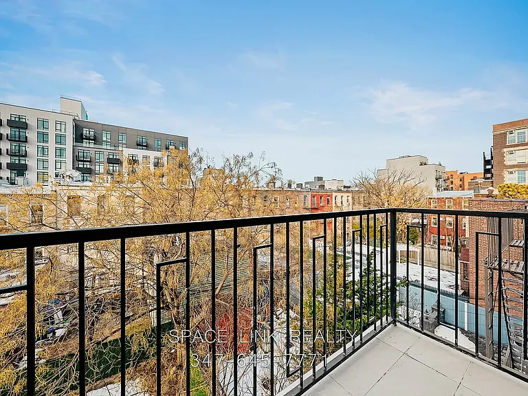 79 Maujer St #4A — Photo 8