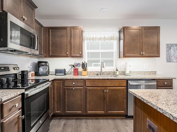 5th image of 88 Archer Dr
