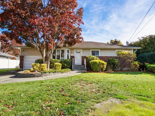 599 Saint George Avenue, North Babylon, NY 11703