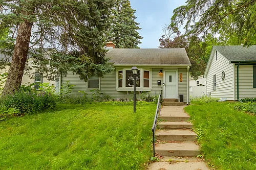 3243 Fillmore St NE Photo 1
