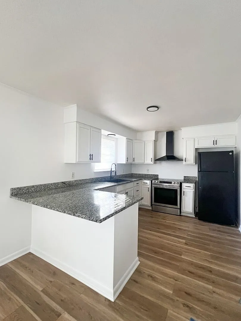 For Rent - 400 W Scenic Dr, NLR — Photo 2