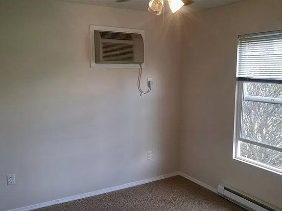 4th image of 6916 N Normandie St #6916
