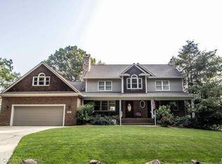 8308 Peninsular Dr, Fenton, MI 48430