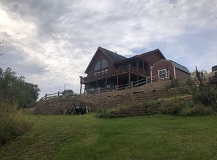 609 Lake St, Cascade, WI 53011