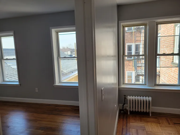 166 Summit — Photo 23