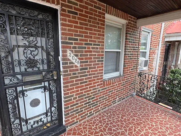 3028 Hanlon Ave — Photo 2