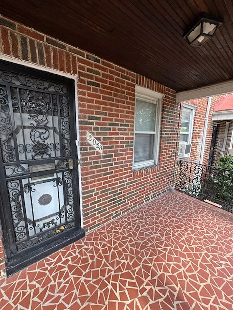 Building Photo - 3028 Hanlon Ave