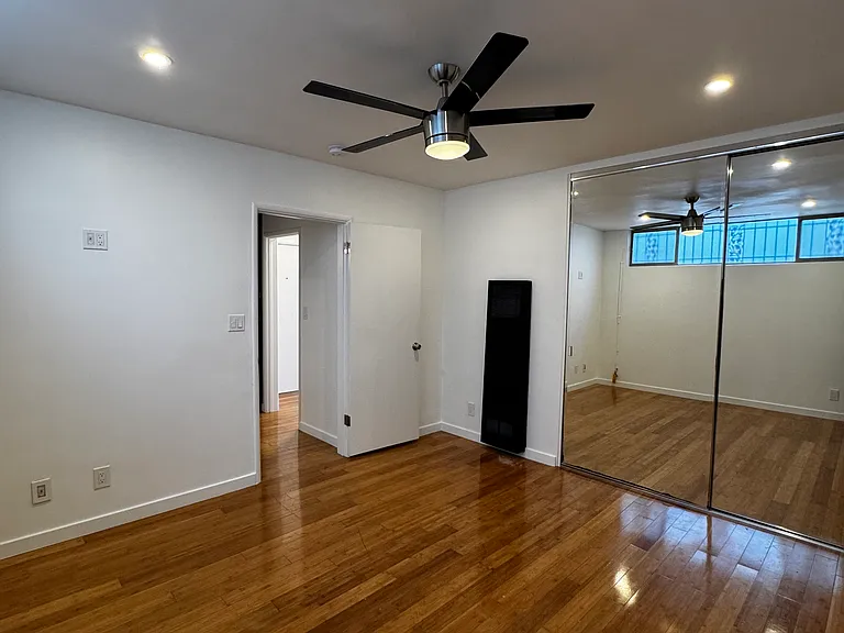 410 S Commonwealth Ave #4 — Photo 23