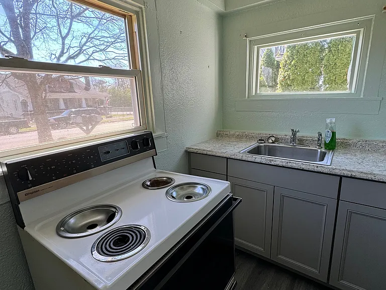 307 E Burwell Ave #1 — Photo 6