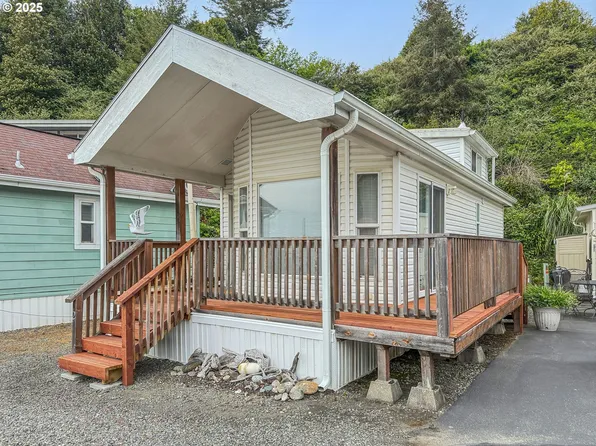 16219 Lower Harbor Rd #2, Brookings, OR 97415