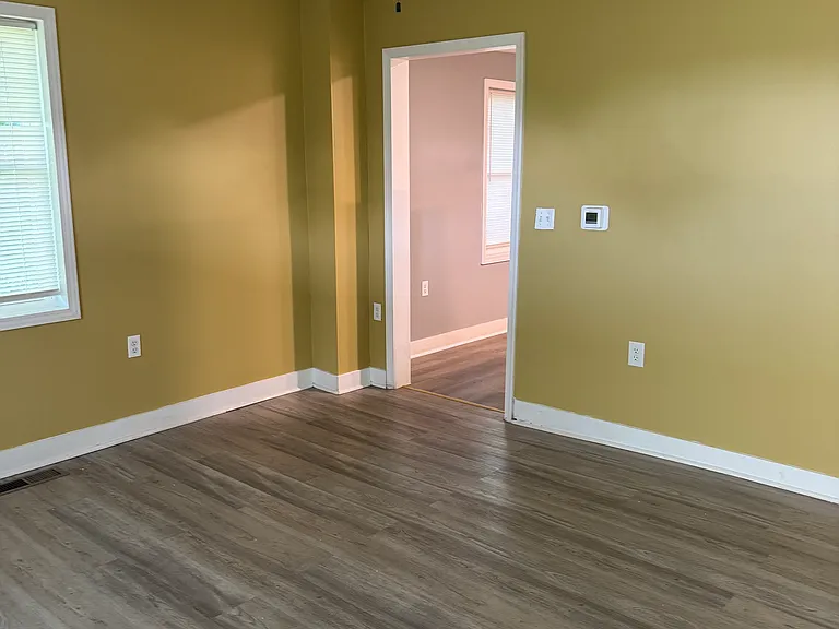 1112 Hollins St — Photo 14