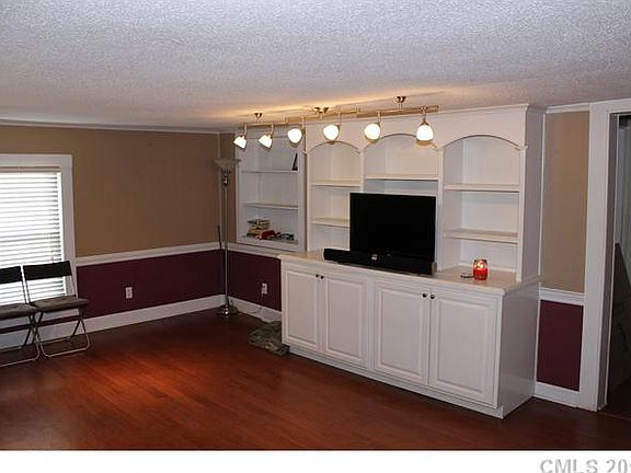 3rd image of 356 Vance Dr NE