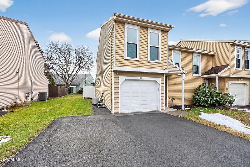 2nd image of 79 Meadowlark Drive