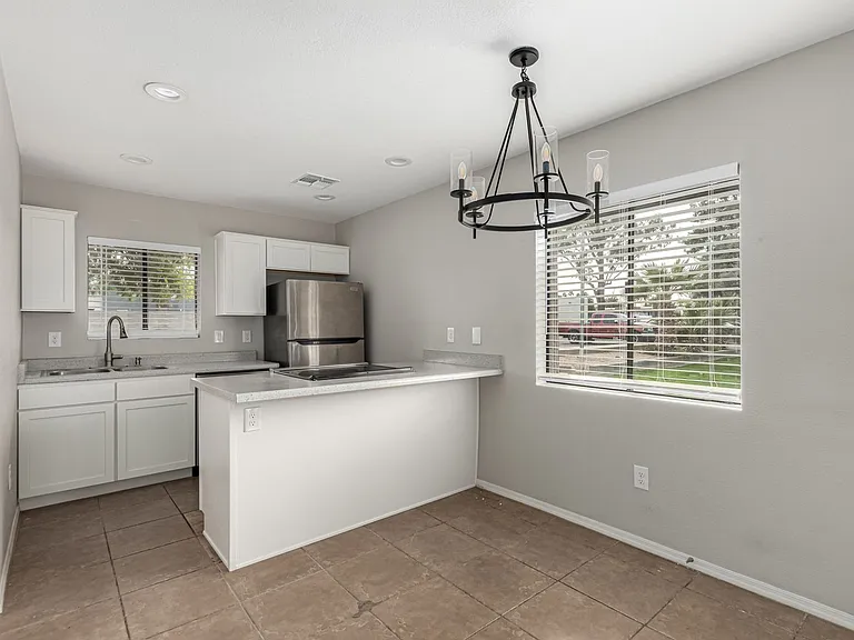 286 W Palomino Dr #101 — Photo 5