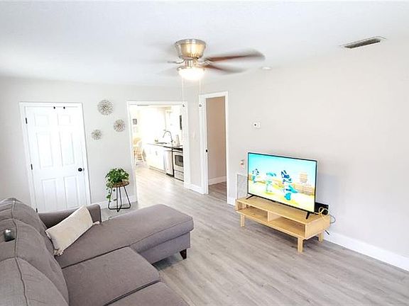 5th image of 1611 Connecticut Ave