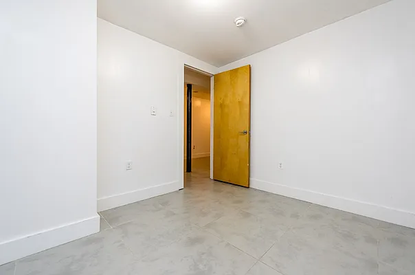 Rented by Nooklyn NYC LLC | media 43