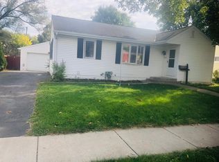 925 Woolf Ct, Rochelle, IL 61068