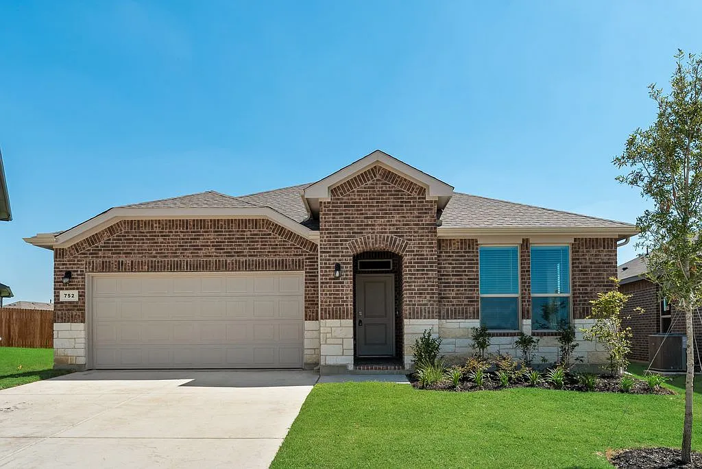 5 bed, 2095 sqft, $2,595 — Photo 2