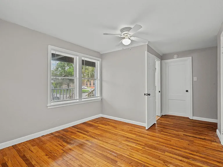 4020 Avenue O 1/2 — Photo 29