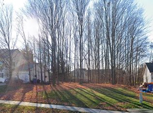 3909 Wilton Dr SE, Grand Rapids, MI 49508