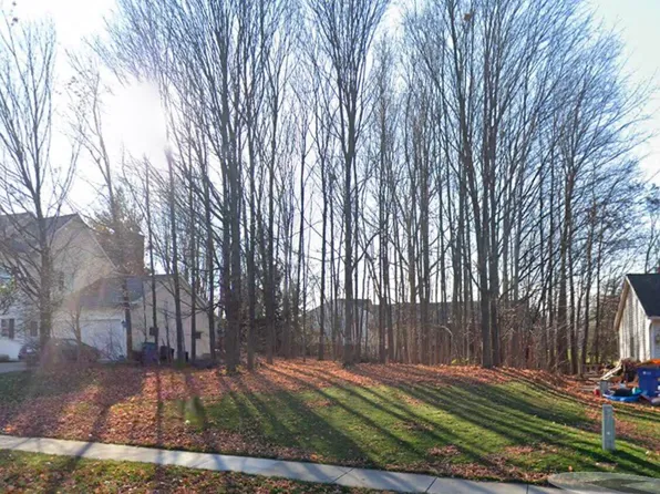 3909 Wilton Dr SE, Grand Rapids, MI 49508