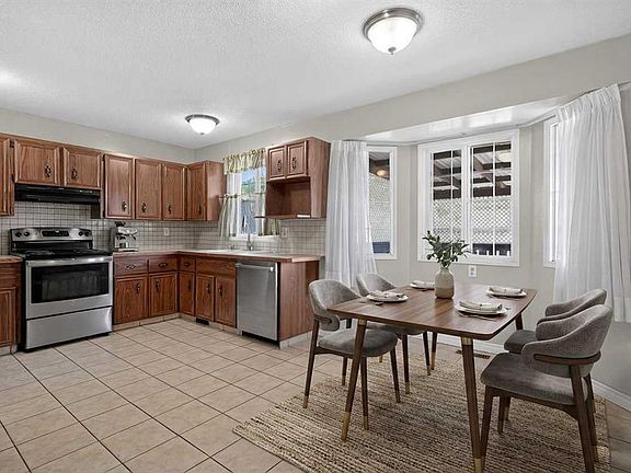 3rd image of 6724 S 22nd Ave NE