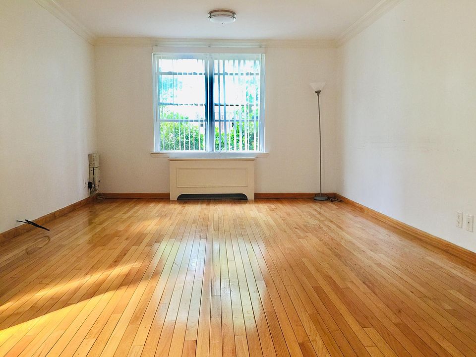 1st image of 50-25 207th St