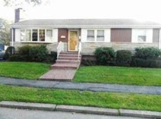 123 Madison Ave, Watertown, MA 02472