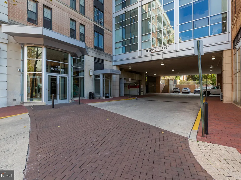 444 W Broad St #701