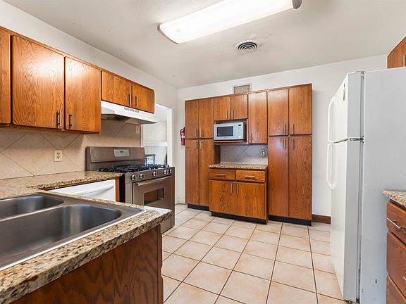 5th image of 5075 Holloway Ave