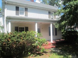 166 Viola Rd, Suffern, NY 10901