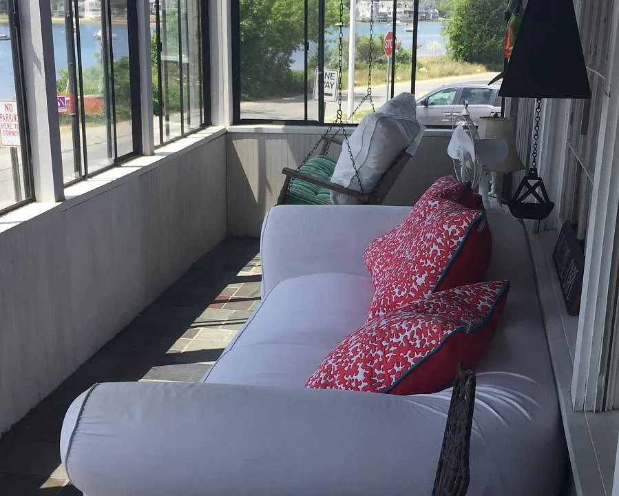 1st floor porch