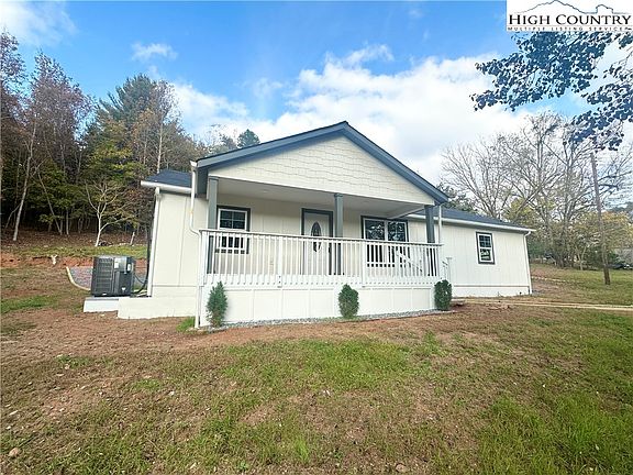 2nd image of 132 NE Wayside Place