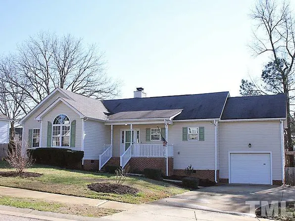 205 Peakhill Rd, Holly Springs, NC 27540