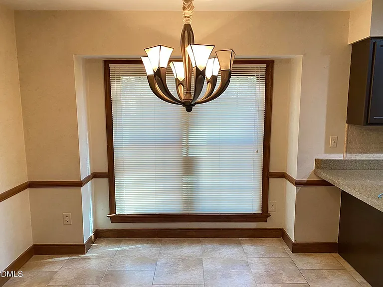 5 Trump Ct — Photo 15