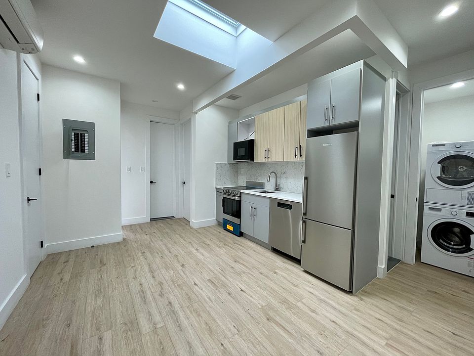 1st image of 215 Montrose Ave Floor 2