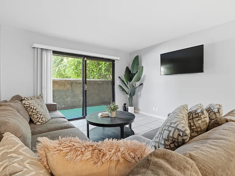 22100 Burbank Blvd #155F — Photo 7