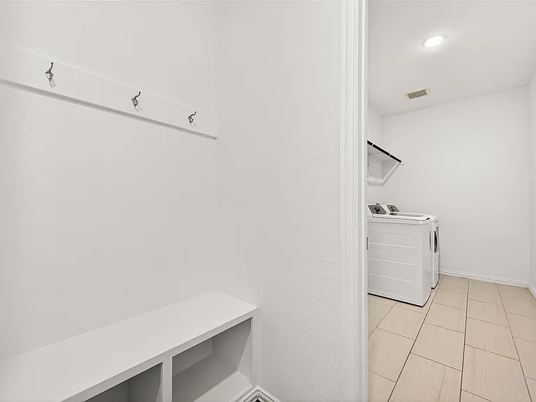 8114 Royal Palm Ct — Photo 21
