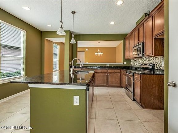 4th image of 825 Quiet Stone Ln