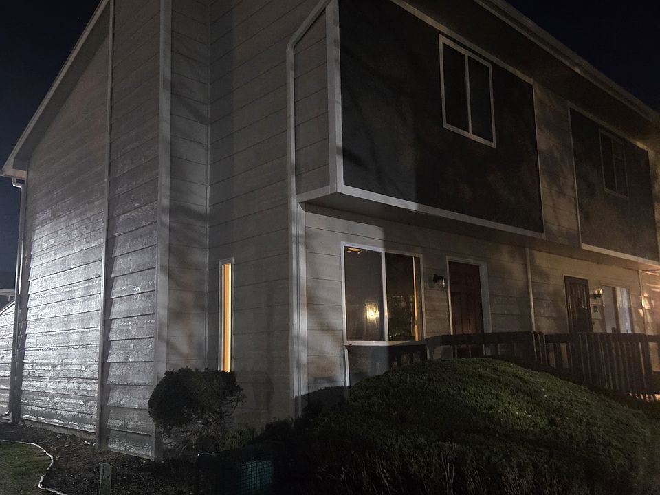 1st image of 10 Murray Heights Dr